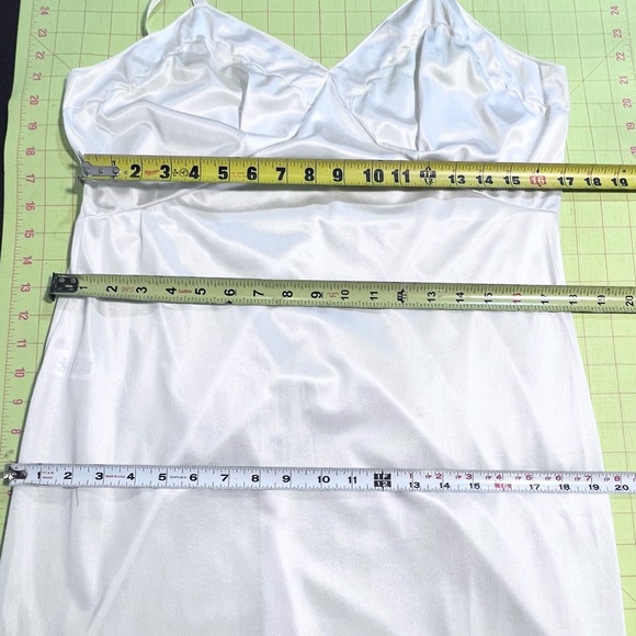 VINTAGE silky‎ nylon dress slip midi adjustable straps lingerie chemise 70s 80s - Picture 10 of 12